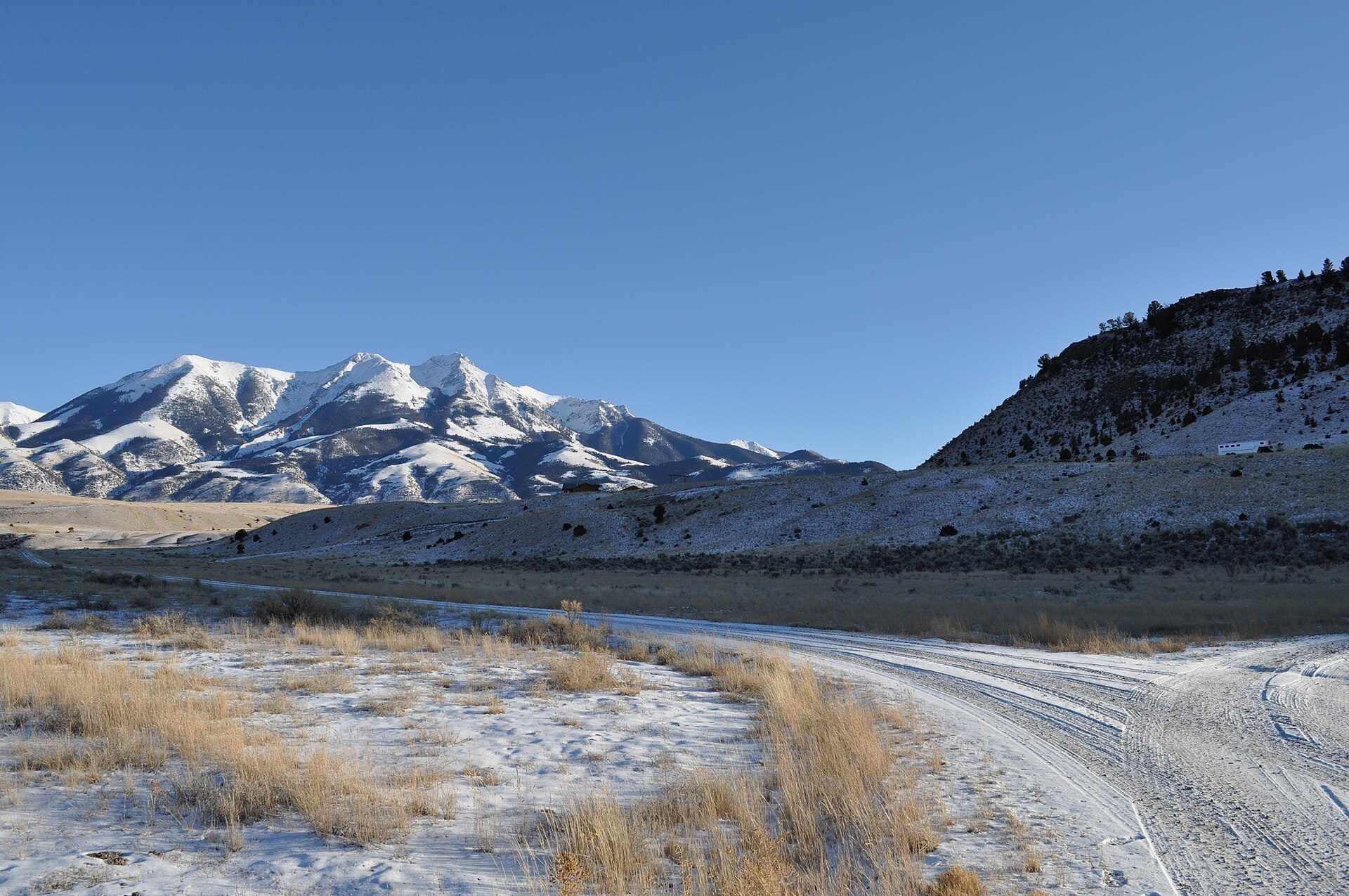 Emigrant Peak above Paradise Valley